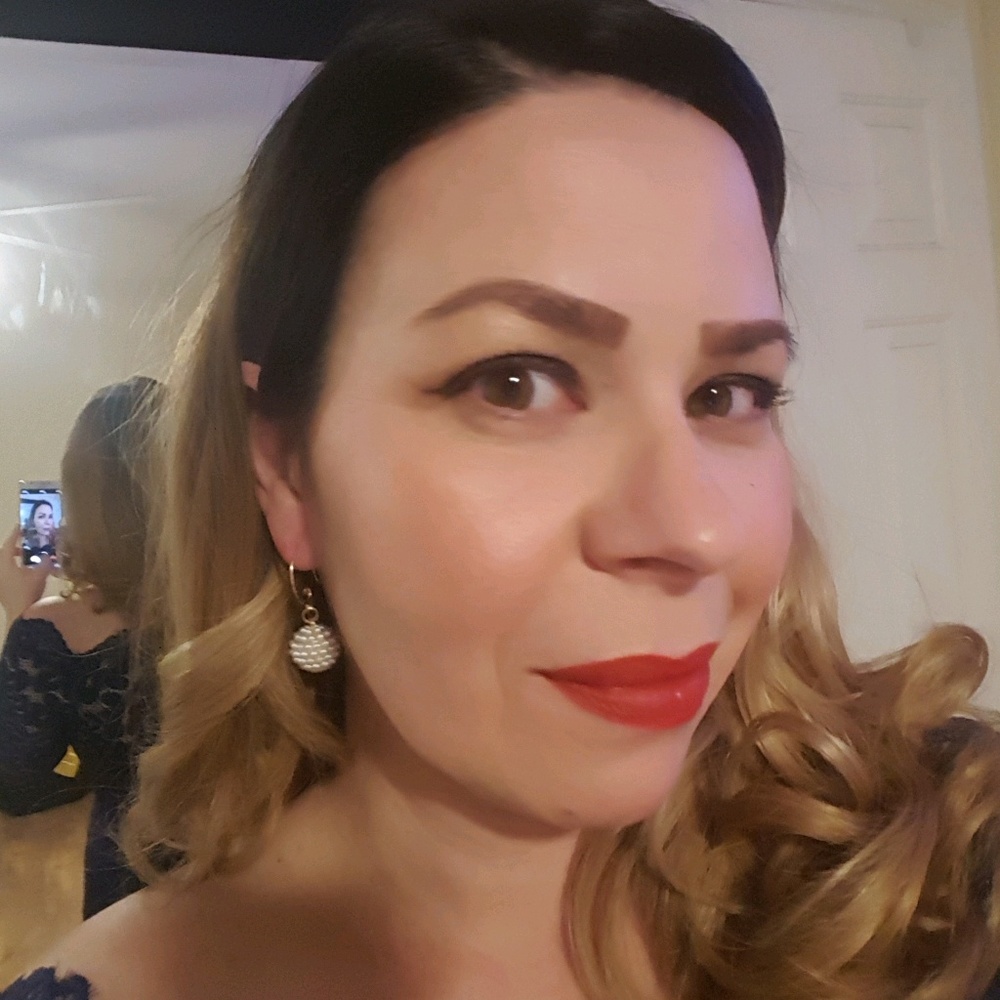Meet your Posher, Caroline